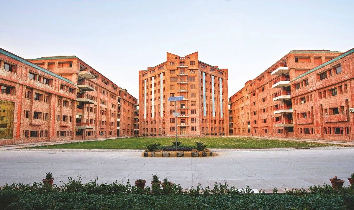 Sharda University MBA Fees 2025: Complete Guide to Fees, Admission, Eligibility & Placements
